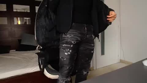 ElijahThorne online show from February 2026 06:33:02 AM