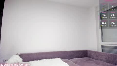 Hey Im Elizzi. Lets have fun and enjoy together  online show from April 2026 09:31:02 PM
