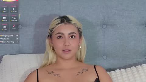 Snapshot of elina_hills chatting on November 2025 09:58:01 PM Elina online show from November 2025 09:58:01 PM