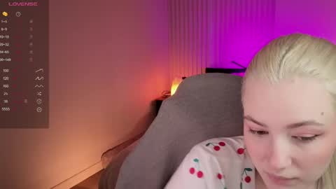 Elina online show from May 2026 05:25:01 AM