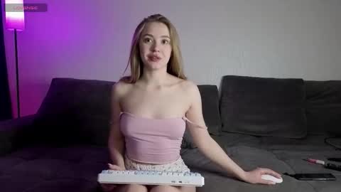 Elna and Tom online show from March 2026 02:01:01 PM