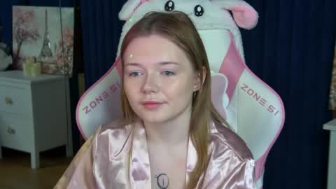 Snapshot of elinavale chatting on April 2026 05:30:01 PM elinavale online show from April 2026 05:30:01 PM