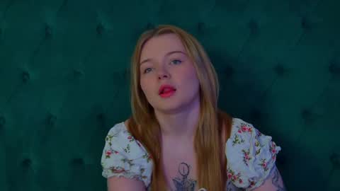 Snapshot of elinavale chatting on April 2026 05:30:01 PM elinavale online show from April 2026 05:30:01 PM