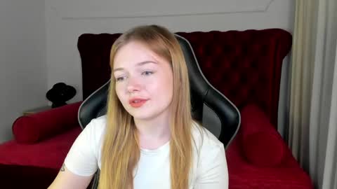 Snapshot of elinavale chatting on May 2026 05:21:02 PM elinavale online show from May 2026 05:21:02 PM