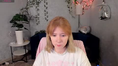 Snapshot of elira_vane chatting on July 2026 02:58:01 AM Elira Vane online show from July 2026 02:58:01 AM