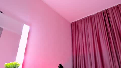 Snapshot of elis_miracle chatting on December 2024 11:23:02 AM Elizabeth online show from December 2024 11:23:02 AM