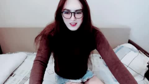 Snapshot of elisa_2001 chatting on April 2026 10:13:01 AM Liza online show from April 2026 10:13:01 AM