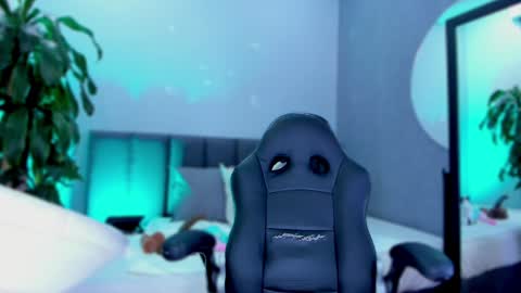 Elisa online show from December 2024 11:24:02 PM