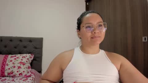 Snapshot of elisa_connors18 chatting on October 2025 09:22:01 PM online show from October 2025 09:22:01 PM