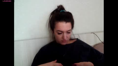 elisa_dove208 online show from October 2025 05:30:01 AM