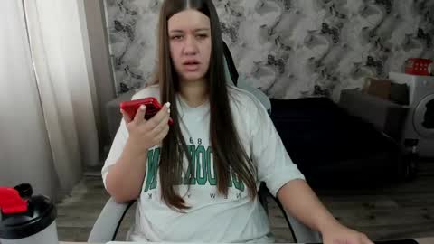 Aletta Oushen online show from April 2026 06:44:02 AM