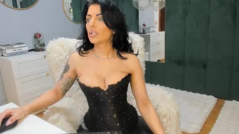 Snapshot of elisabaxter chatting on February 2026 05:06:02 AM Maria online show from February 2026 05:06:02 AM