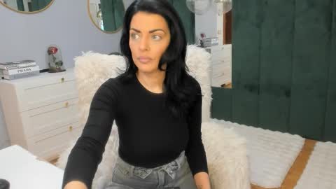 Snapshot of elisabaxter chatting on February 2026 05:40:02 AM Maria online show from February 2026 05:40:02 AM