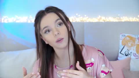 Snapshot of elisabethdavis chatting on January 2025 03:43:01 PM ElisabethDavis online show from January 2025 03:43:01 PM