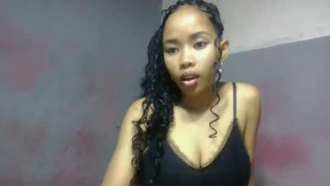 elisabethee online show from April 2026 12:15:02 PM