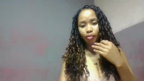 elisabethee online show from May 2026 12:32:01 PM