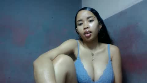 Snapshot of elisabethee chatting on June 2026 06:19:01 PM elisabethee online show from June 2026 06:19:01 PM
