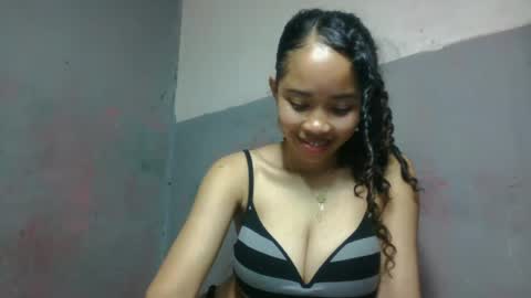 Snapshot of elisabethee chatting on June 2026 12:50:01 AM elisabethee online show from June 2026 12:50:01 AM