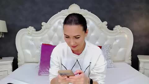Snapshot of elisabethswan chatting on February 2026 08:18:02 AM Krissy online show from February 2026 08:18:02 AM