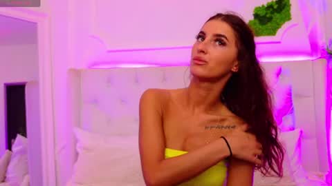 ElisaCharm online show from June 2026 04:00:01 AM