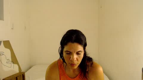 Elisa online show from October 2025 07:36:02 PM