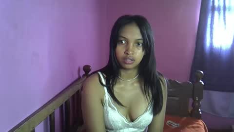 elisah01 online show from April 2026 07:45:01 AM