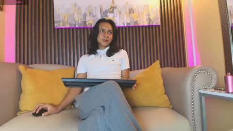 Snapshot of elisasue chatting on May 2026 03:24:02 AM Elisa Sue online show from May 2026 03:24:02 AM