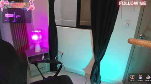 Snapshot of elise_leyton chatting on December 2025 06:14:01 PM ELISE LEYTON online show from December 2025 06:14:01 PM