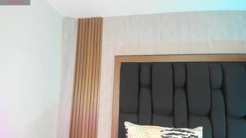 Snapshot of elise_leyton chatting on January 2026 07:04:02 PM ELISE LEYTON online show from January 2026 07:04:02 PM