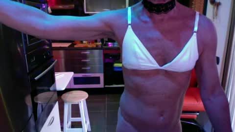 Snapshot of elise_tv chatting on July 2026 04:20:01 PM Barbie online show from July 2026 04:20:01 PM