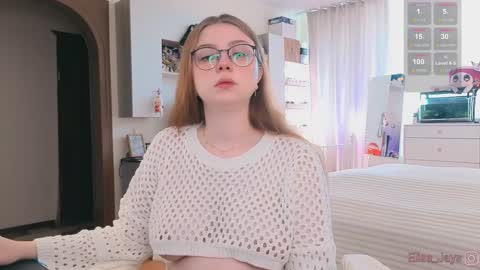 Elise    online show from September 2025 12:07:01 PM