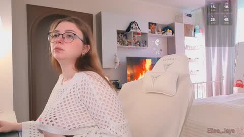 Elise    online show from October 2025 12:23:02 PM