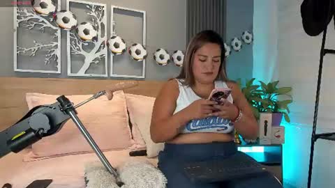 Snapshot of eliseplayboobs chatting on July 2026 07:02:02 PM Elise Play Boobs online show from July 2026 07:02:02 PM