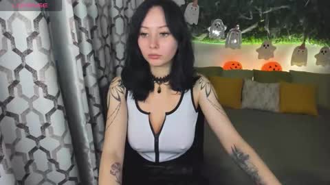 EliseRoyalty online show from November 2025 10:14:01 AM