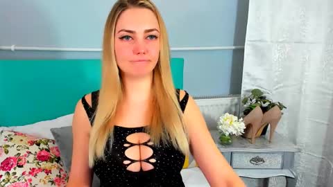 Snapshot of eliseshining chatting on January 2025 01:05:01 PM Elise online show from January 2025 01:05:01 PM