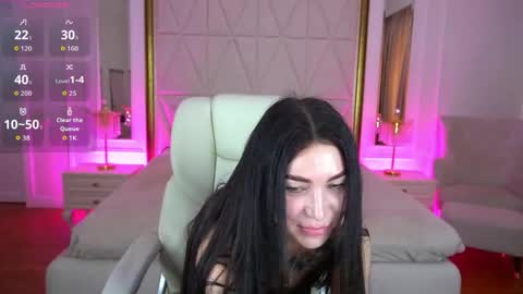 elisevelour online show from April 2026 12:28:02 PM