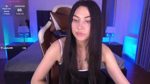 elisevelour online show from April 2026 01:37:02 PM