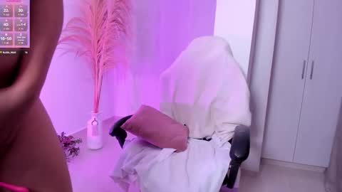 Elissa online show from October 2025 02:31:01 AM