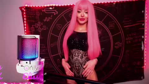 Snapshot of elissayum chatting on March 2025 12:15:01 AM Petite Yumi online show from March 2025 12:15:01 AM