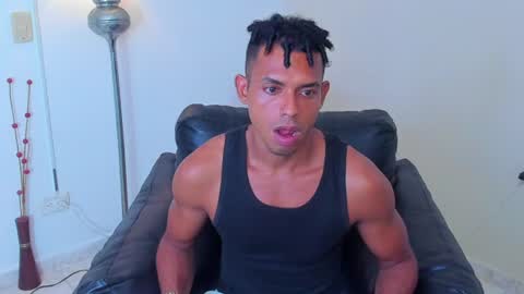 Valentino Konny y Jhon online show from June 2026 03:46:02 AM