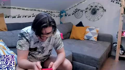 Snapshot of eliteeros chatting on April 2026 02:00:02 PM EliteEros online show from April 2026 02:00:02 PM