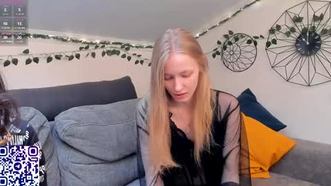 Snapshot of eliteeros chatting on April 2026 02:10:02 PM EliteEros online show from April 2026 02:10:02 PM