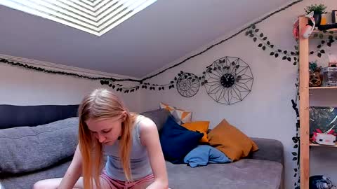 Snapshot of eliteeros chatting on May 2026 12:13:02 PM EliteEros online show from May 2026 12:13:02 PM