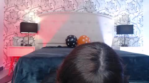 Eliza online show from October 2025 07:36:02 PM