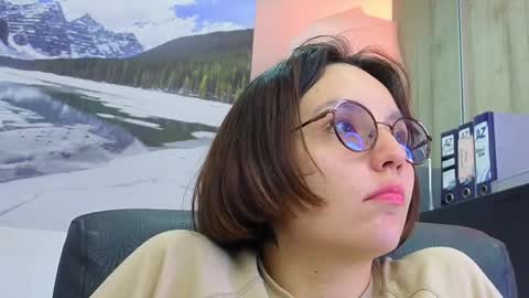Eliza online show from May 2026 04:55:02 PM
