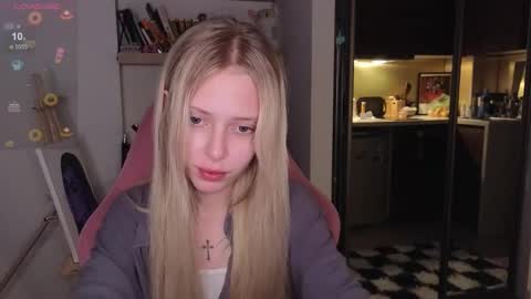 Elizabeth online show from December 2025 02:45:02 PM