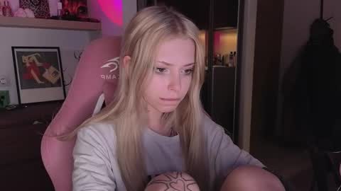 Snapshot of eliza_sadcat chatting on March 2026 06:47:02 PM Elizabeth online show from March 2026 06:47:02 PM