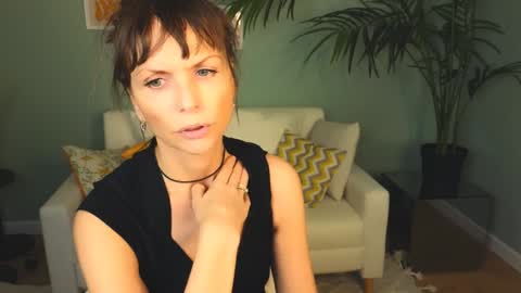 Snapshot of elizabe_th chatting on January 2025 06:21:01 AM Elizabethangel online show from January 2025 06:21:01 AM