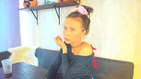 Elizabethangel online show from July 2026 11:28:01 AM