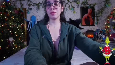 Elizabeth online show from December 2024 01:13:02 PM
